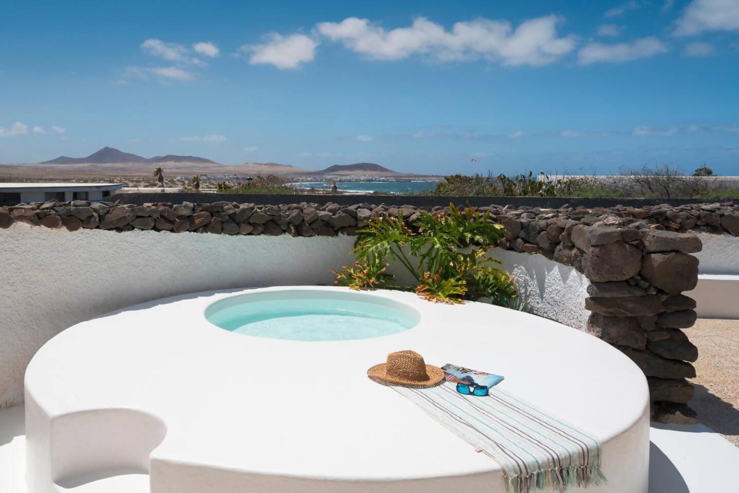 Lanzarote Famara Beach Bungalow Exterior photo